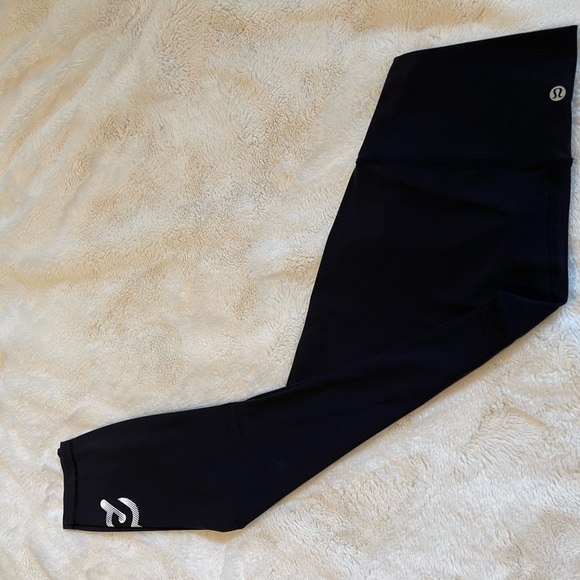 lululemon athletica Pants - Like new! Lululemon Wunder Under High-Rise Tight 25"
Luon - peloton edition!